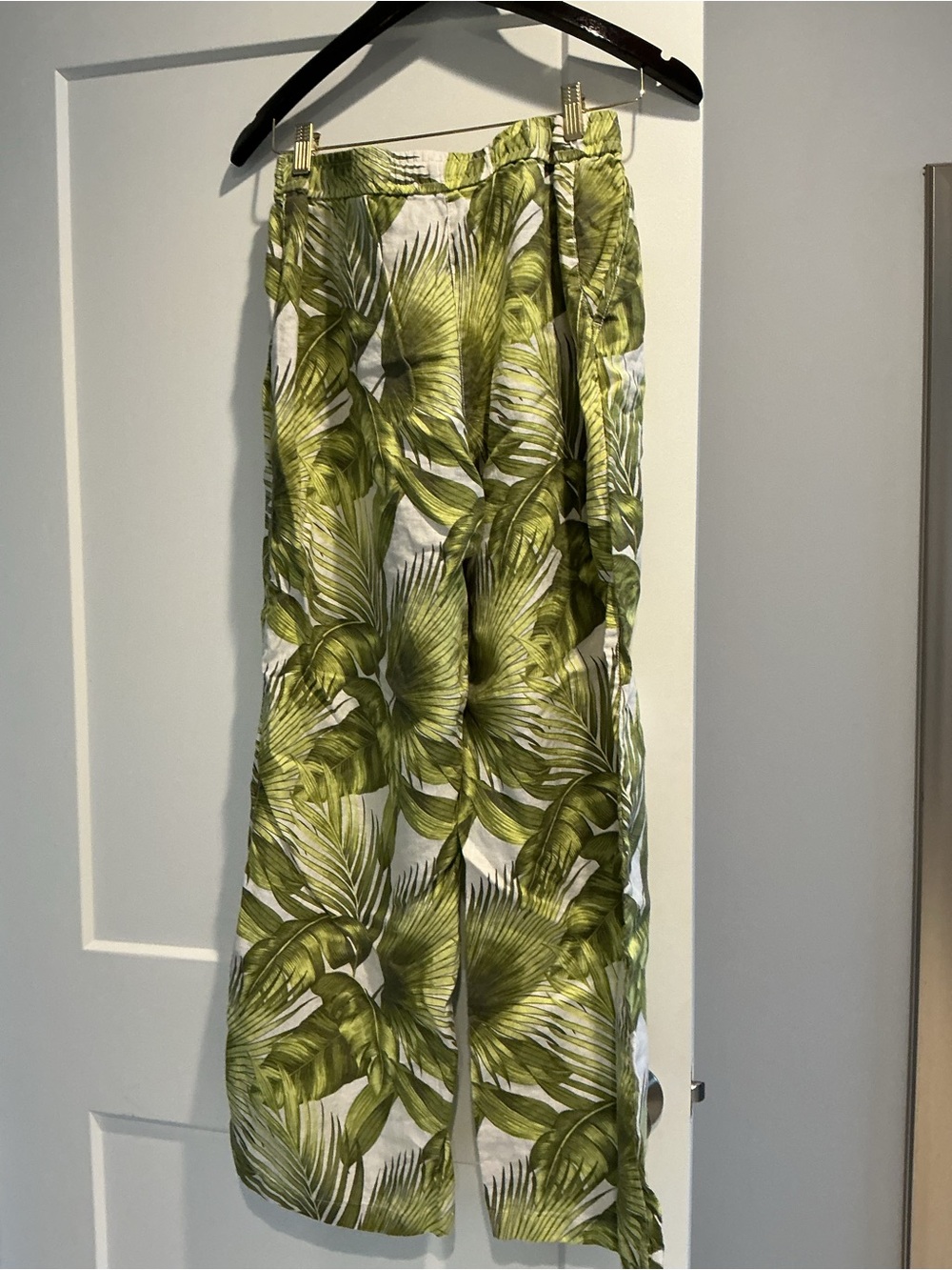 Tommy Bahama White Linen Pants with Green Palm Print - Picture 5 of 5